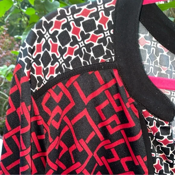 New Directions Geometric Patterned Women's Top - Black and Red Size 3X - Picture 5 of 7